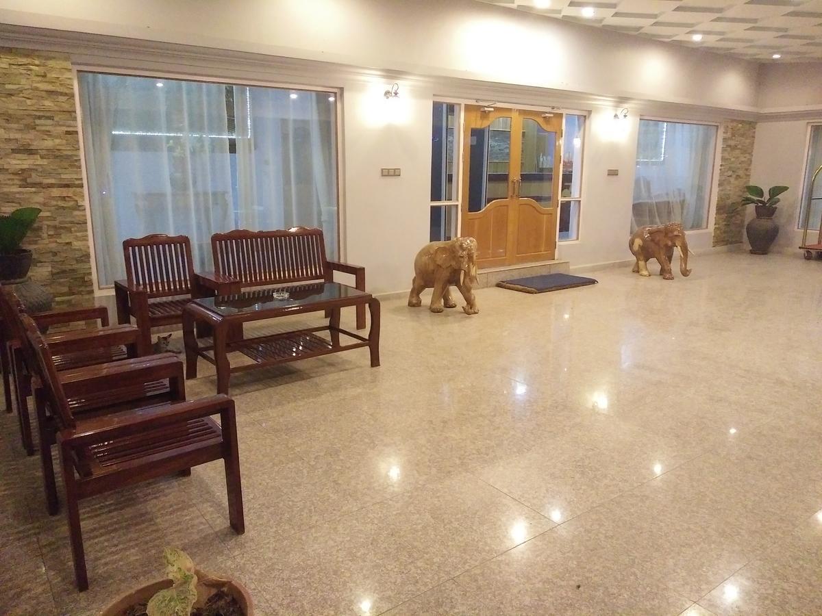 Hotel Juno Pakokku Extérieur photo